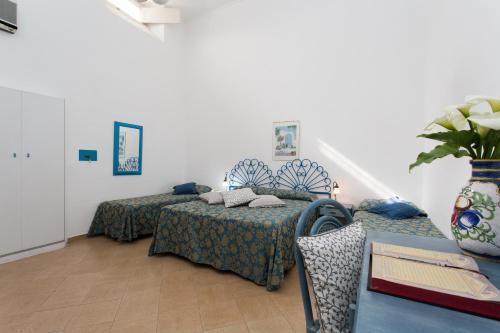 Poseidon Hotel 3*